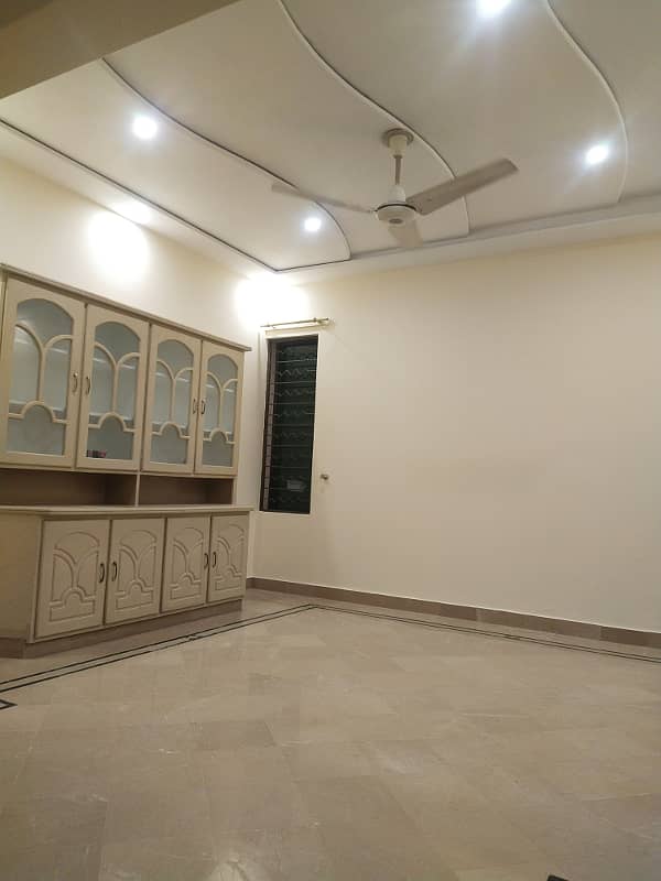 1 KANAL FULL HOUSE BRAND NEW TYPE AVAILABLE FOR RENT SILENT OFFICE AND FAMILY 25