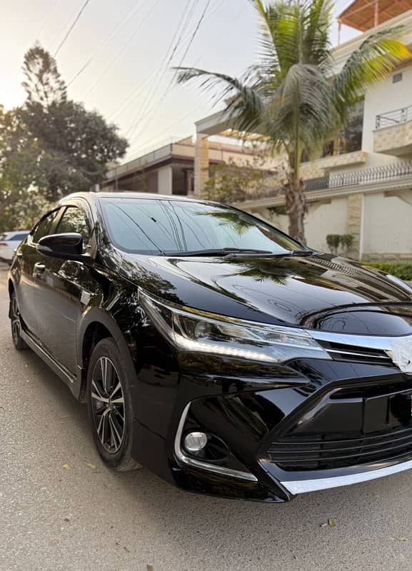 Toyota Altis Grande 2022 black with black 0