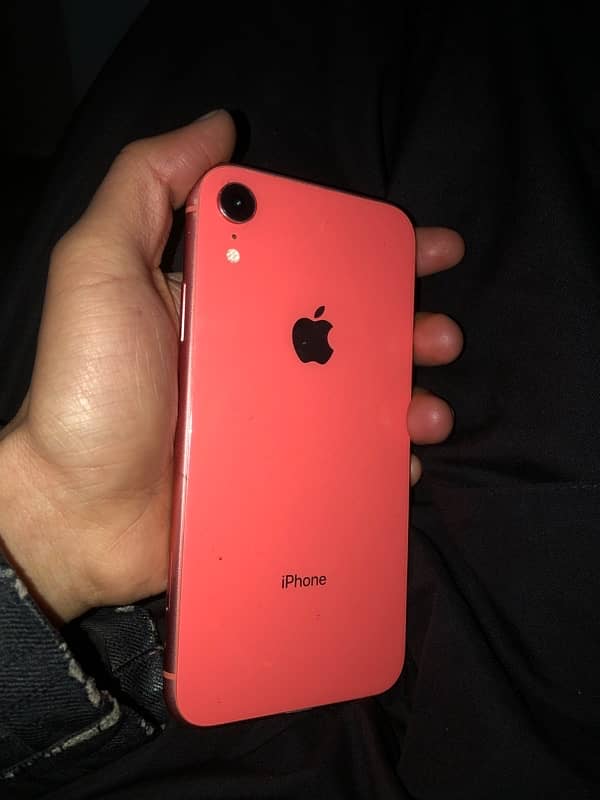 iphone xr 64 gb all ok water pack 10/9 battery 87 just cash 0