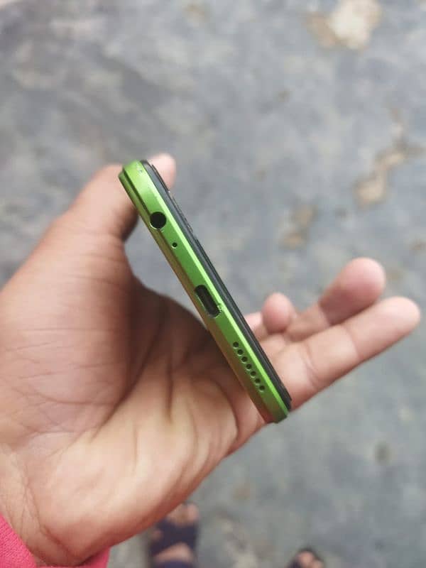 Infinix Hot 12 6/128 3