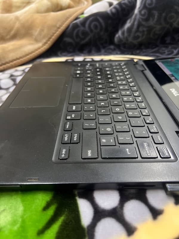 Dell Latitude 13” 3390 2 in 1 - 128/4GB Touch and Keyboard 6