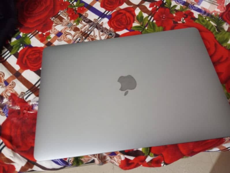 MacBook Air M1 A2337 0