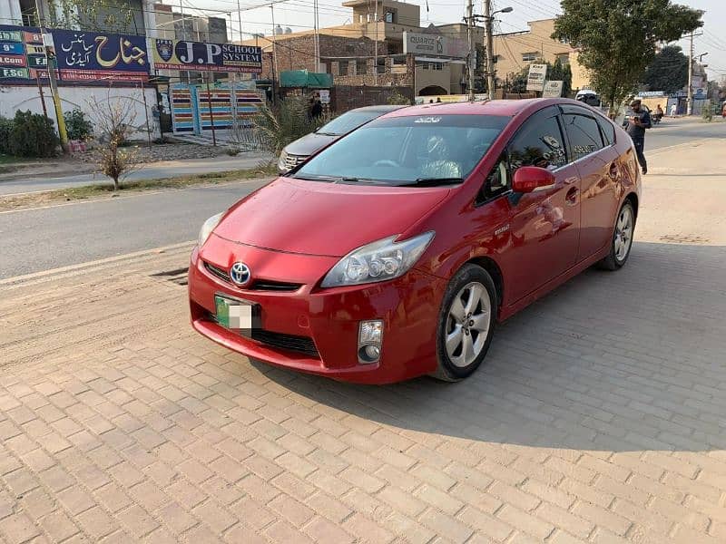 Toyota Prius 2011 1