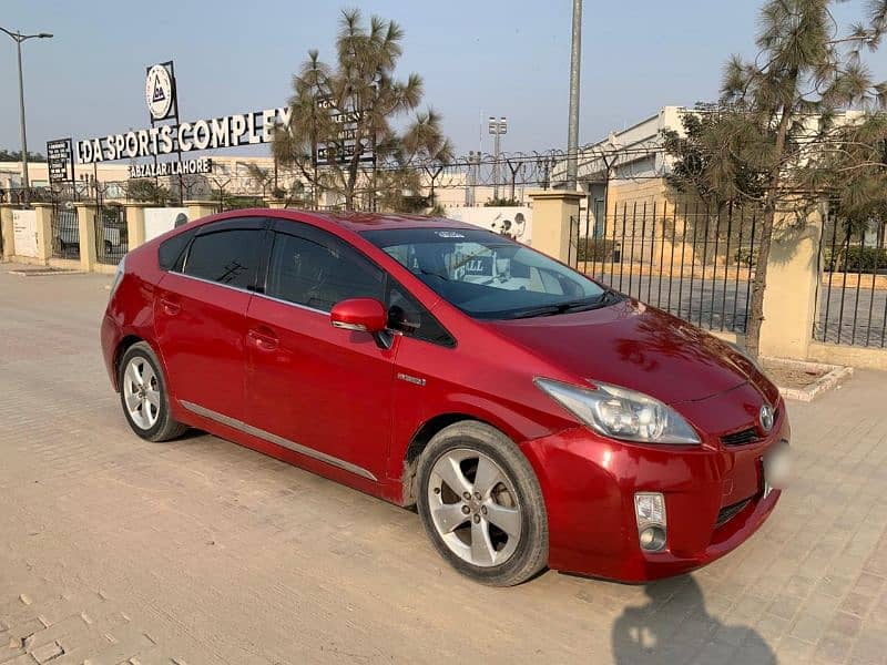 Toyota Prius 2011 3