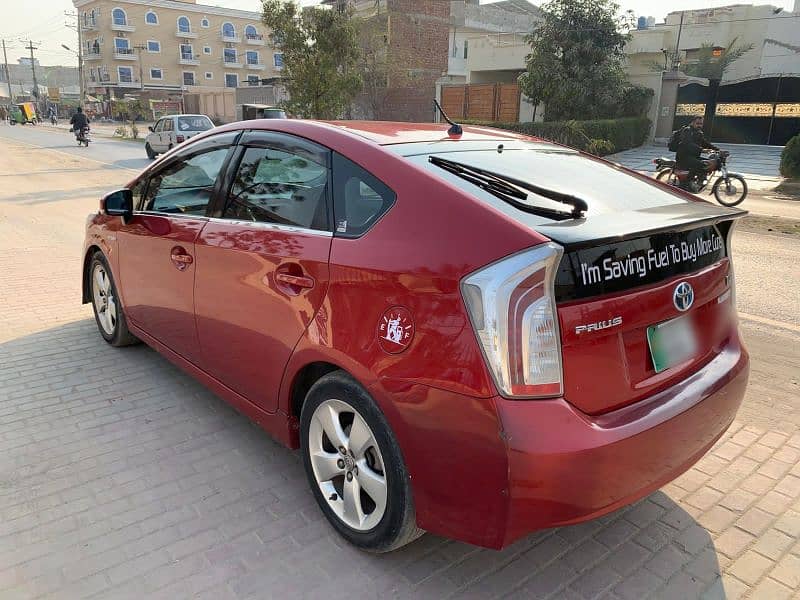 Toyota Prius 2011 7