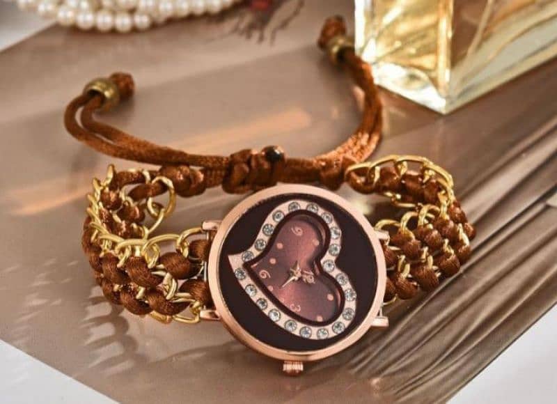 stylish women's quart's heart watch with chain strip 5