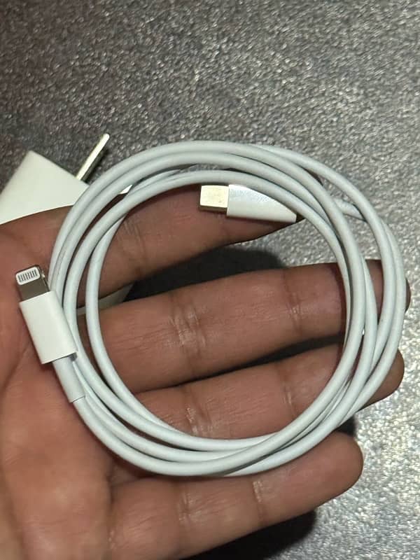 Apple genuine charger and cable type C to lightning. 4