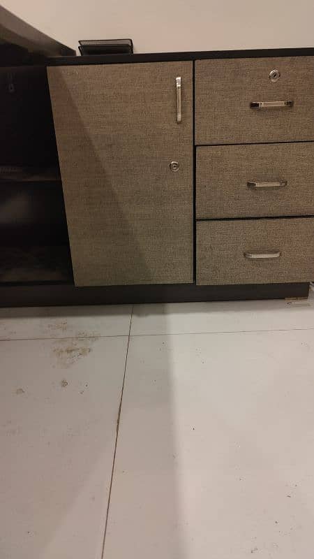 Office Table for sale 3