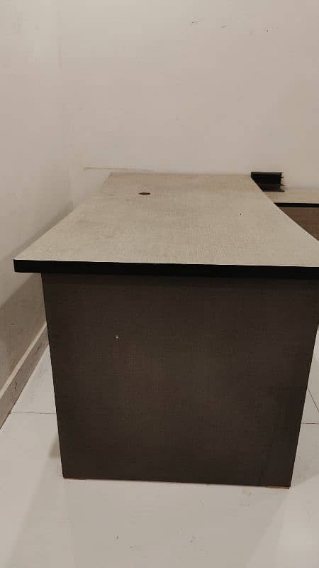 Office Table for sale 8