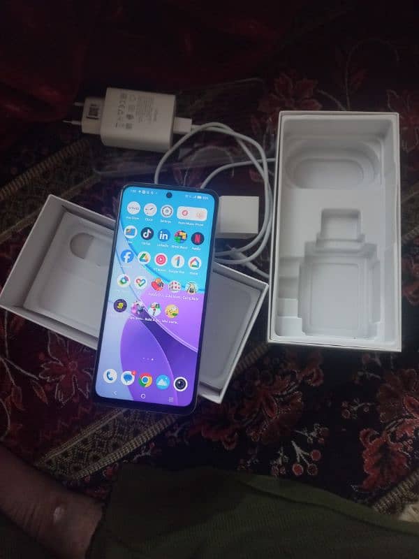 I want to sell  mobile phone vivo y19s 6/128 3