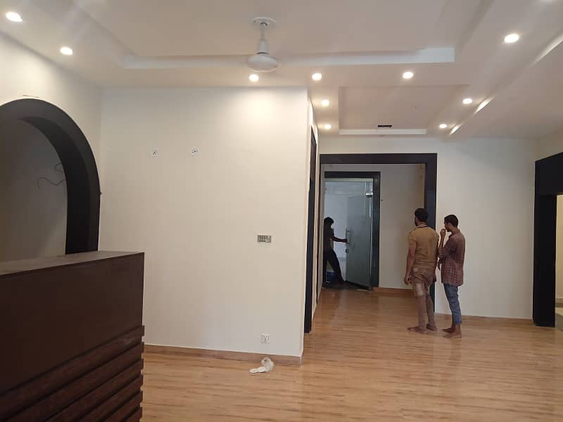 CANTT,COMMERCIAL BUILDING FOR RENT GULBERG MODEL TOWN GARDEN TOWN SHADMAN GOR UPPER MALL LAHORE 2