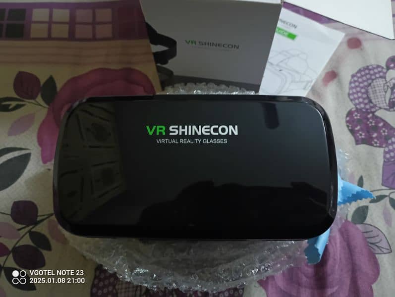 VR headset With Box 0