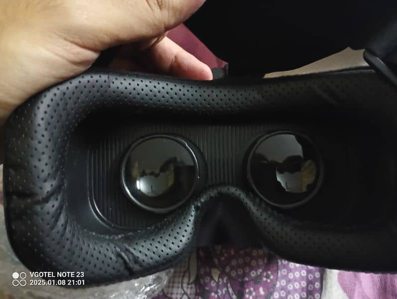 VR headset With Box 2