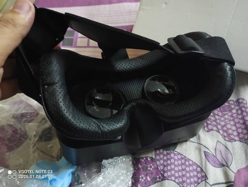 VR headset With Box 3