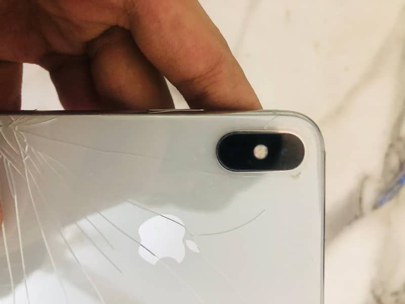 Apple iPhone X 5