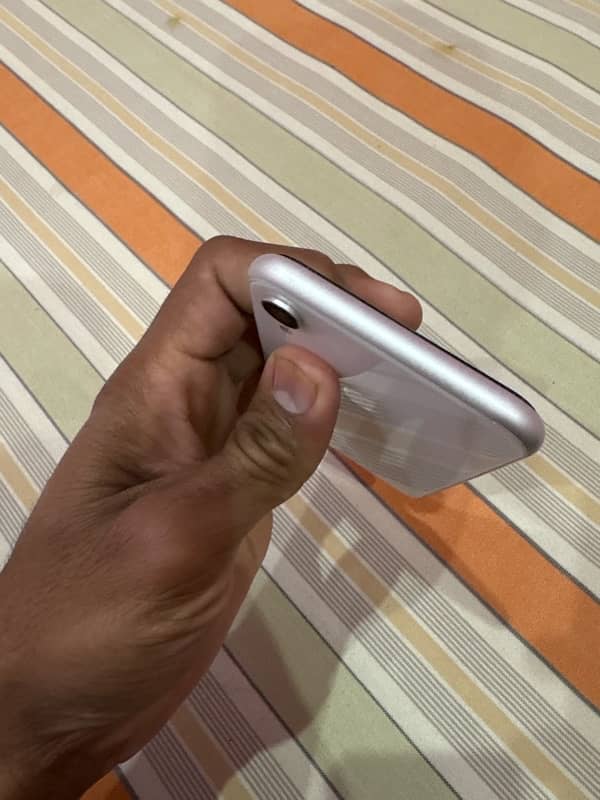 iPhone XR 64gb jv new phone urgent for sale 4