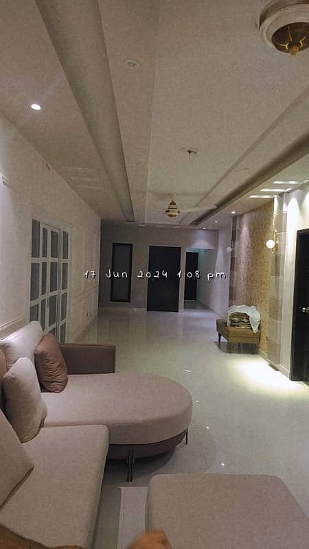 Prime Location 2700 Square Feet Flat For sale In PECHS Block 3 Karachi 1