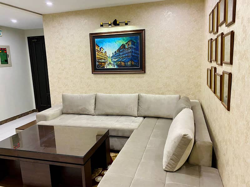 1 Bedroom VIP Full furnish flat per day available in Bahria town Lahore 1