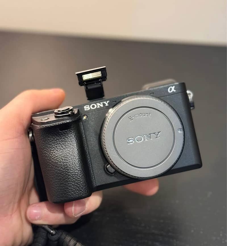 Sony α6500 Mirrorless Camera with Original Box and Accessories 4