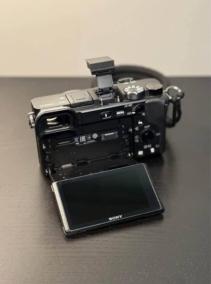 Sony α6500 Mirrorless Camera with Original Box and Accessories 7