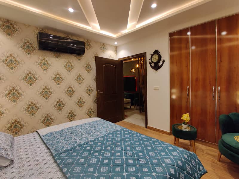 1 Bedroom VIP Full furnish flat per day available in Bahria town Lahore 13