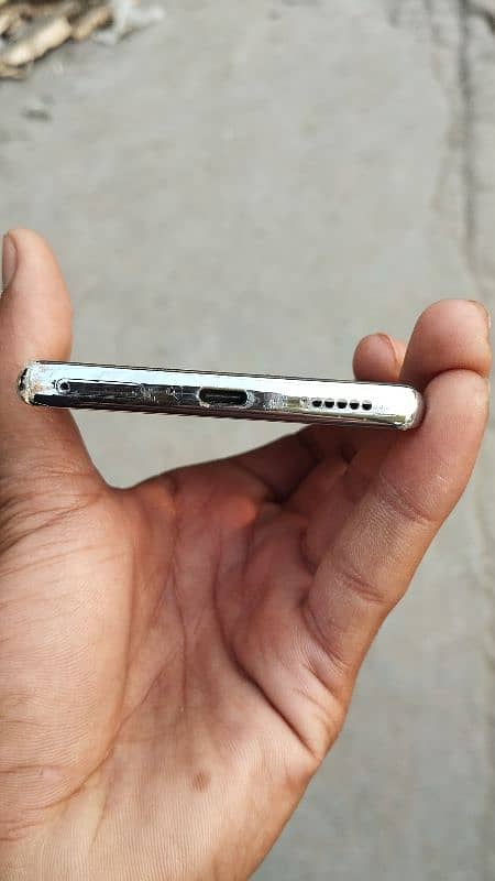 10/10 condition 8GB Rom 256GB Memory 2