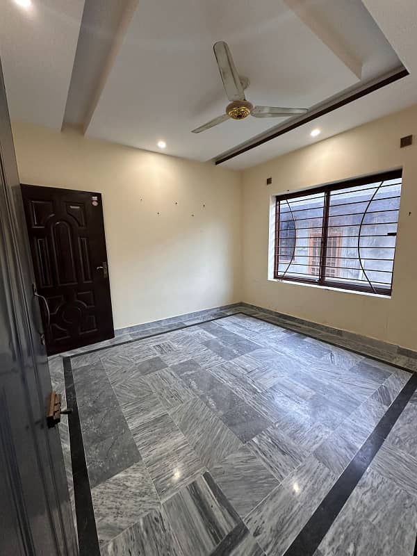 BACHELOR FLAT FOR RENT LOCATION CHAKLALA SCHEME 3 6