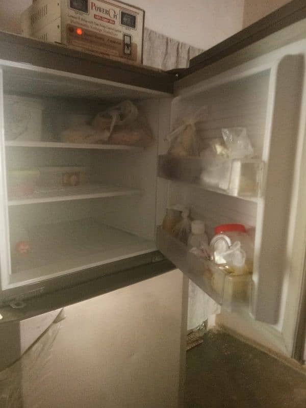 refrigerator 0