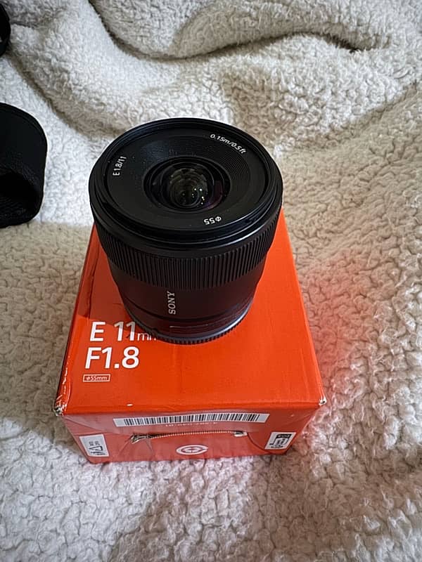 Sony E11mm f/1.8 Lense 1