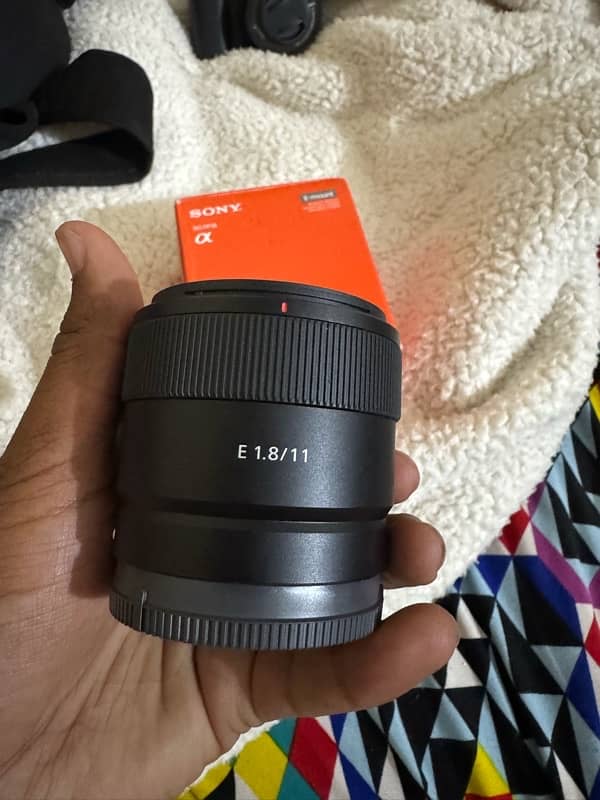 Sony E11mm f/1.8 Lense 3