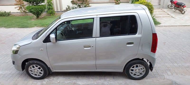 Suzuki Wagon R 2018 9