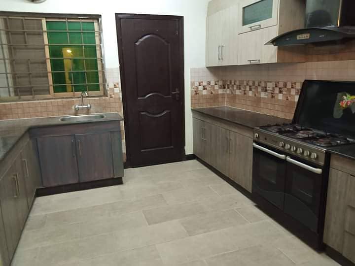 3Bed apartment available for Rent in Askari 11 sec-B Lahore 8