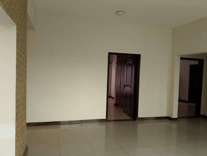 3Bed apartment available for Rent in Askari 11 sec-B Lahore 17