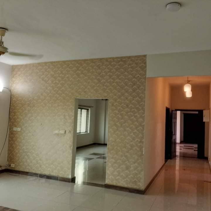 3Bed apartment available for Rent in Askari 11 sec-B Lahore 18