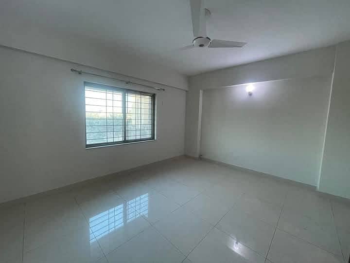 3Bed apartment available for Rent in Askari 11 sec-B Lahore 21