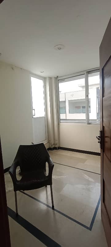 Flat Two Bed Room Sui Gass Available 1