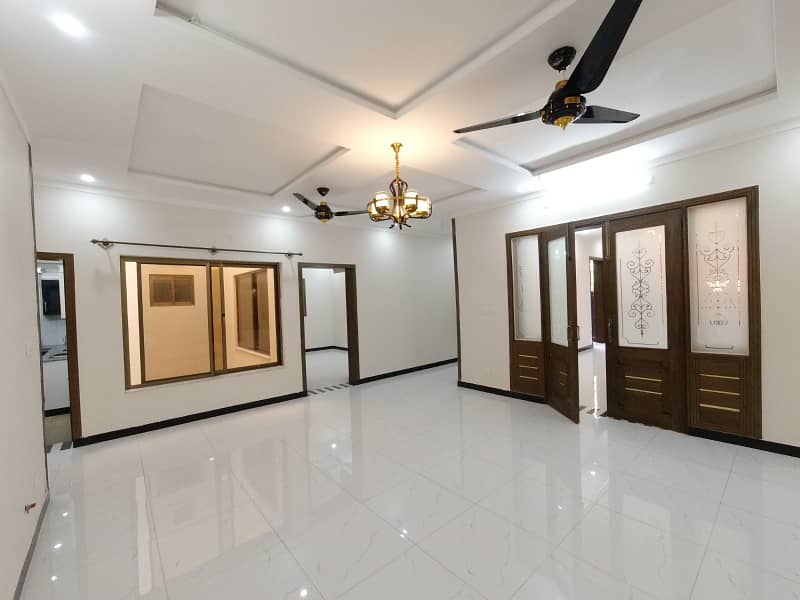 10 Marla House Available For Sell In G-15 Reail Picture Five House Available 2