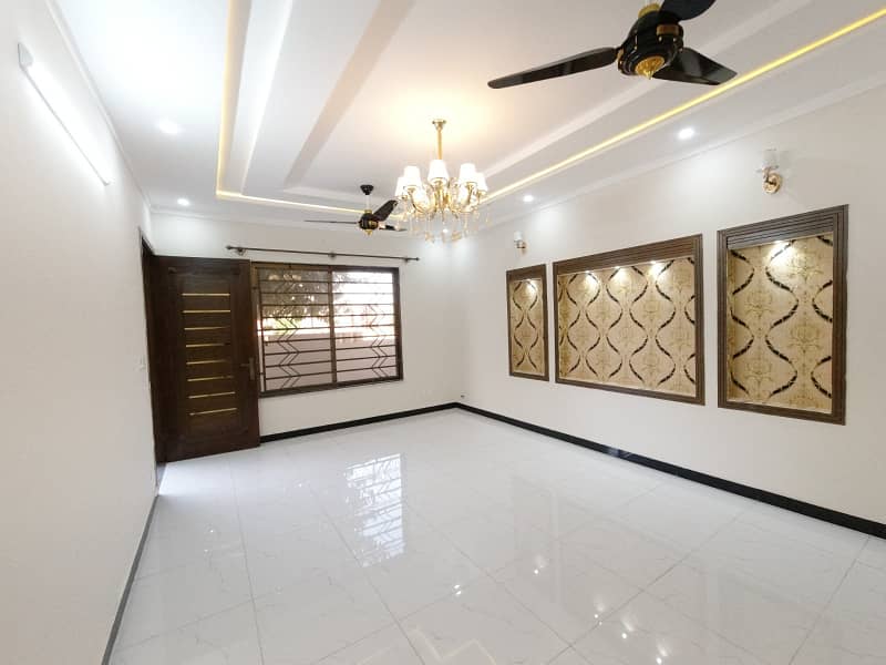 10 Marla House Available For Sell In G-15 Reail Picture Five House Available 3