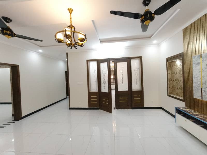 10 Marla House Available For Sell In G-15 Reail Picture Five House Available 5