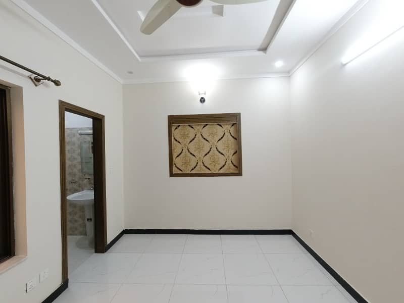 10 Marla House Available For Sell In G-15 Reail Picture Five House Available 9