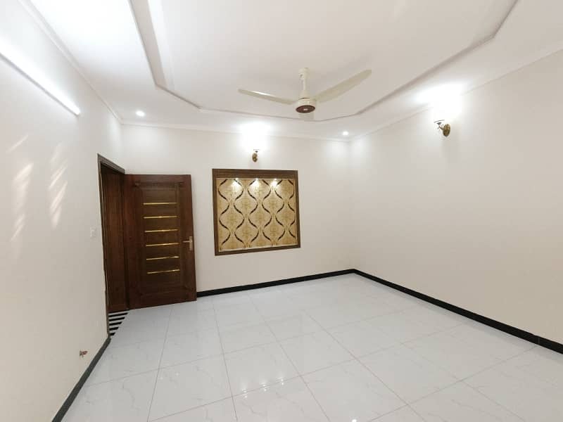 10 Marla House Available For Sell In G-15 Reail Picture Five House Available 13