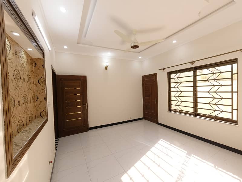 10 Marla House Available For Sell In G-15 Reail Picture Five House Available 20