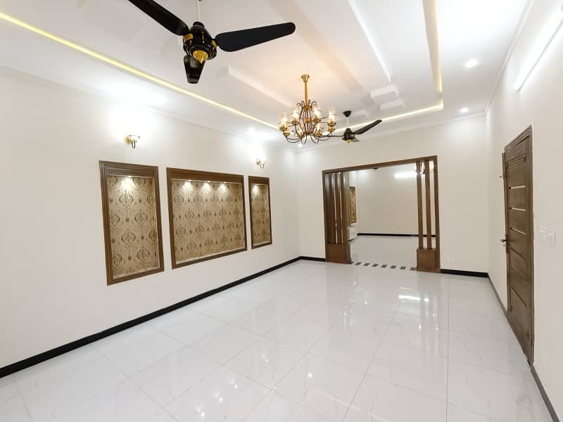 10 Marla House Available For Sell In G-15 Reail Picture Five House Available 21