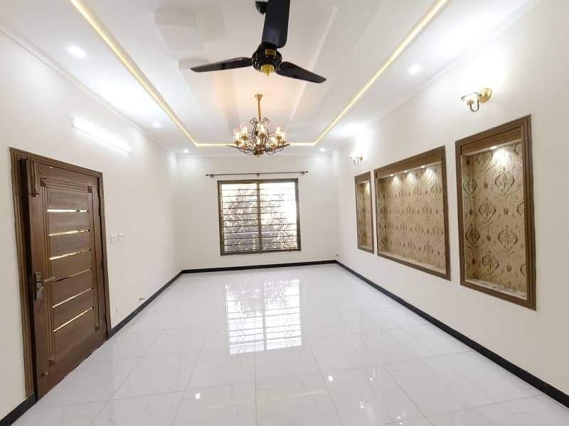 10 Marla House Available For Sell In G-15 Reail Picture Five House Available 22