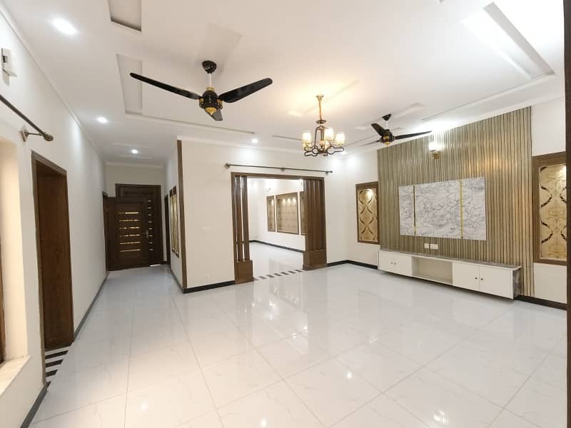 10 Marla House Available For Sell In G-15 Reail Picture Five House Available 23