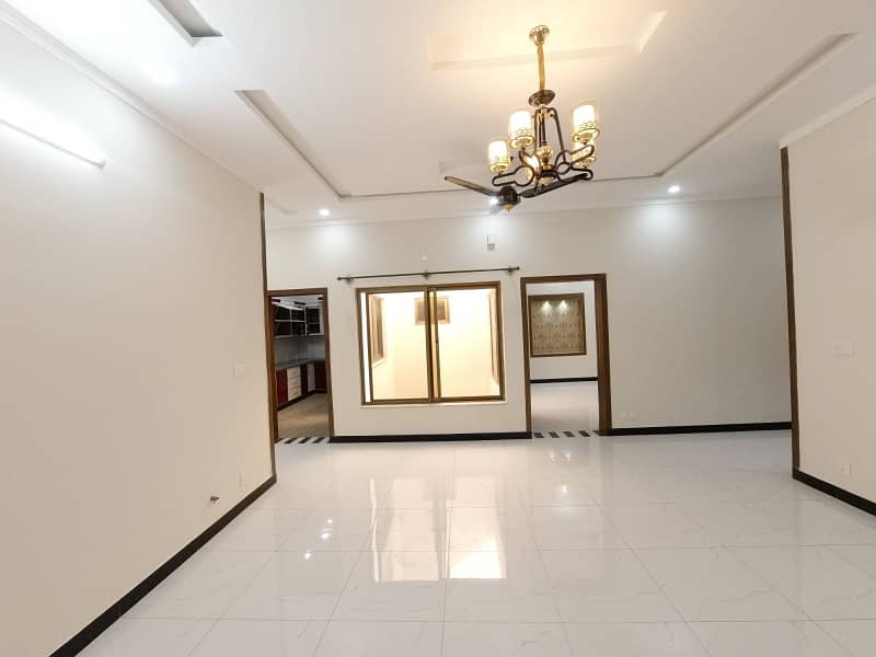 10 Marla House Available For Sell In G-15 Reail Picture Five House Available 26