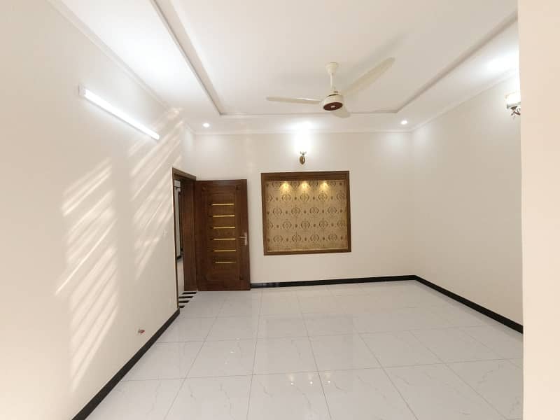 10 Marla House Available For Sell In G-15 Reail Picture Five House Available 29