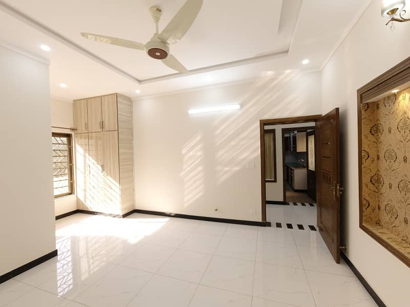 10 Marla House Available For Sell In G-15 Reail Picture Five House Available 31