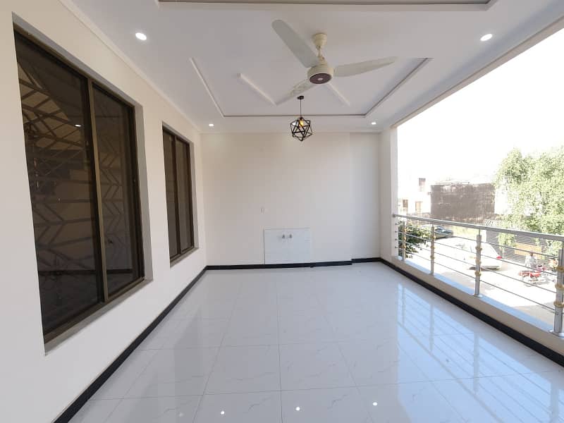 10 Marla House Available For Sell In G-15 Reail Picture Five House Available 32