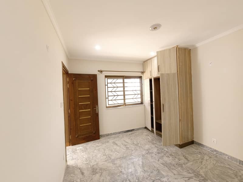 10 Marla House Available For Sell In G-15 Reail Picture Five House Available 34